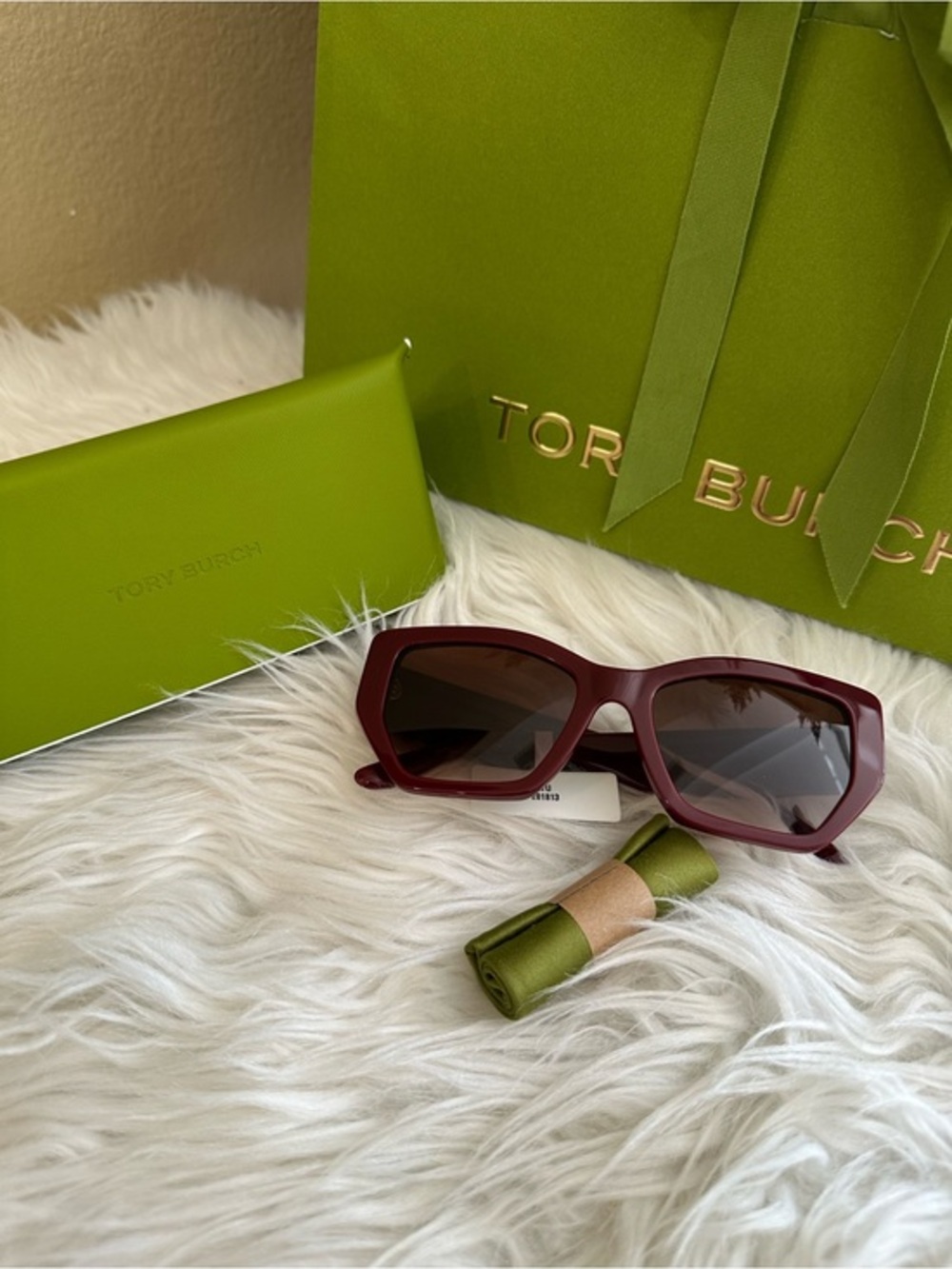 Tory Burch KIRA OVERSIZED GEOMETRIC SUNGLASSES